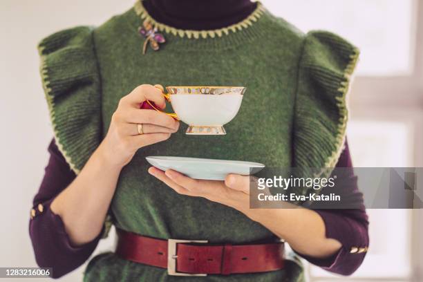 herbst stimmung - tea cup stock-fotos und bilder