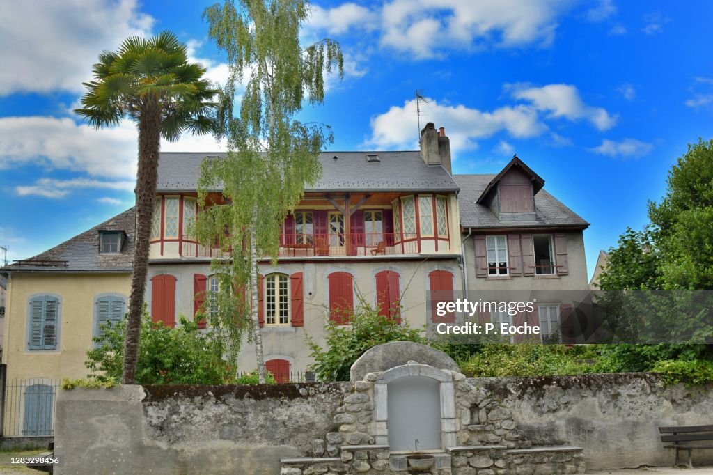 Bagnères-de-Bigorre, old house