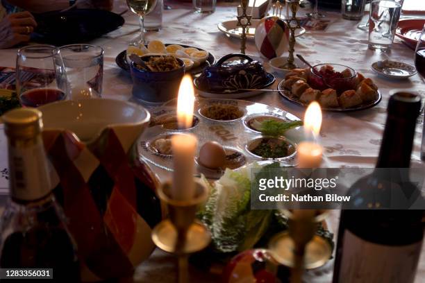 passover table - seder imagens e fotografias de stock