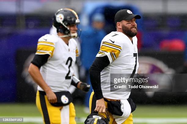 Quarterbacks Ben Roethlisberger and Mason Rudolph the Pittsburgh Steelers warm up before the start of their game against the Baltimore Ravens at M&T...