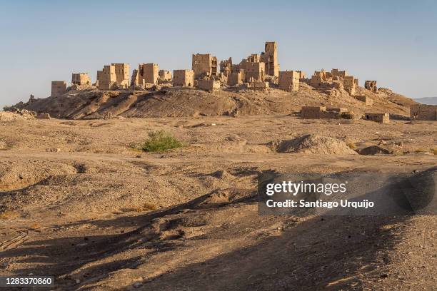 ruins of old city of ma'rib - yemen stock pictures, royalty-free photos & images