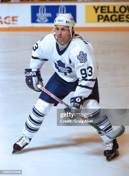 954 Leafs Doug Gilmour Stock Photos, HighRes Pictures, and Images