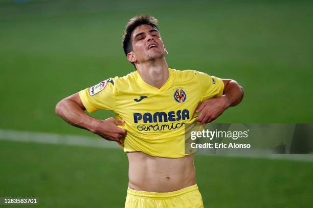 Gerard Moreno of Villarreal CF reacts during the La Liga Santander match between Villarreal CF and Real Valladolid CF at Estadio de la Ceramica on...