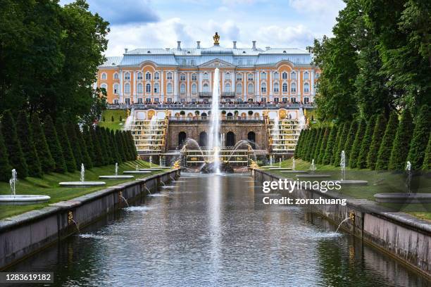 peterhof grand palace, st. petersburg, russia - petergof stock pictures, royalty-free photos & images