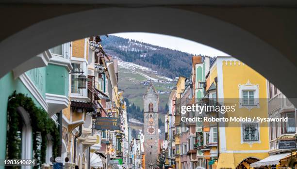 christmas shopping, vipiteno, south tyrol, italy - bolzano stock pictures, royalty-free photos & images