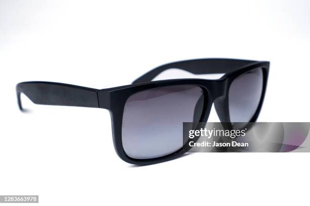 sunglasses - gafas de sol fotografías e imágenes de stock