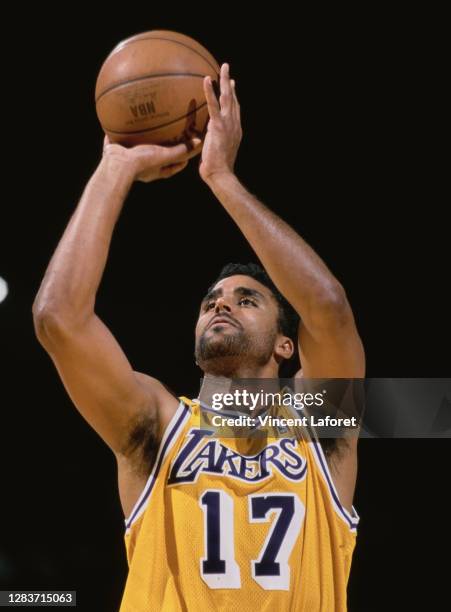 Rick Fox, Forward for the Los Angeles Lakers prepares to shoot a free throw during the NBA Pacific Division basketball game against the Charlotte...