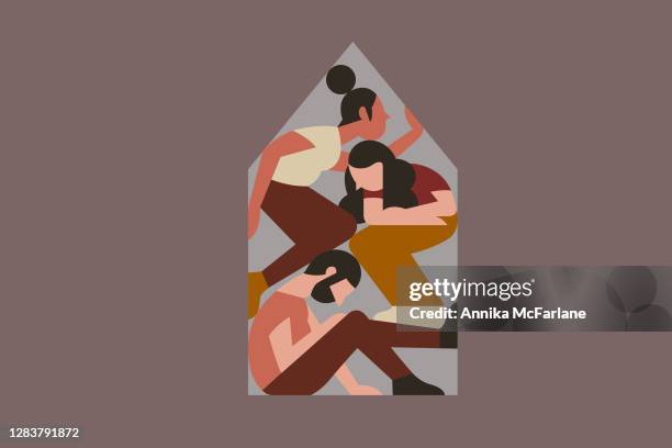 familie und freunde sitzen in cramped home zusammen - angst stock-grafiken, -clipart, -cartoons und -symbole