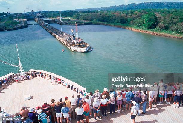 passengers on ship in the panama canal - panama canal cruise stockfoto's en -beelden