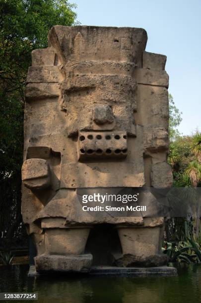 statue of a water deity, national museum of anthropology (spanish: museo nacional de antropología), mexico city, mexico - museo nacional de antropologia stockfoto's en -beelden