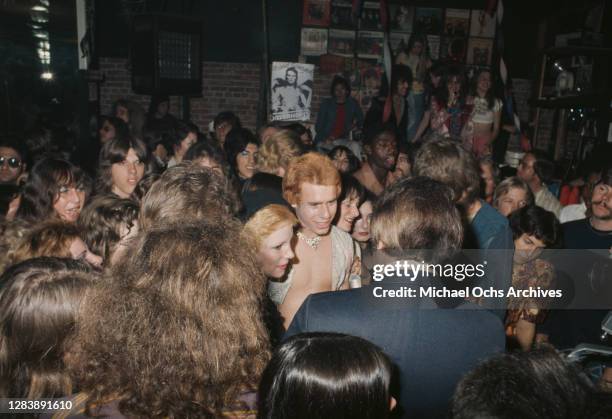 American journalist and news anchor Tom Snyder interviews clubbers at Rodney Bingenheimer's English Disco, a nightclub on Sunset Boulevard in Los...