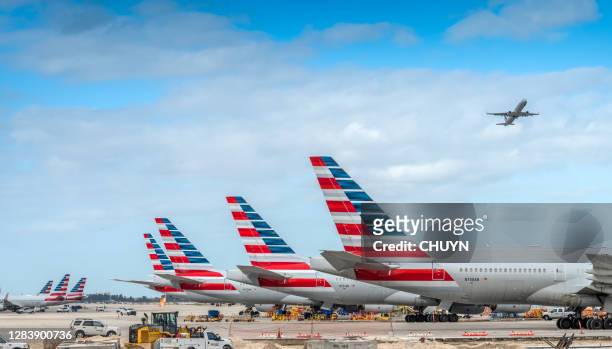 amerikanska flygbolag - american airlines bildbanksfoton och bilder