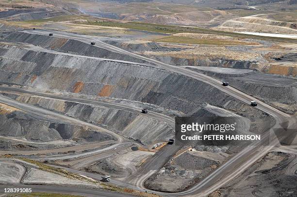 open cut coal mining in hunter valley, nsw, australia - coal mine stock pictures, royalty-free photos & images