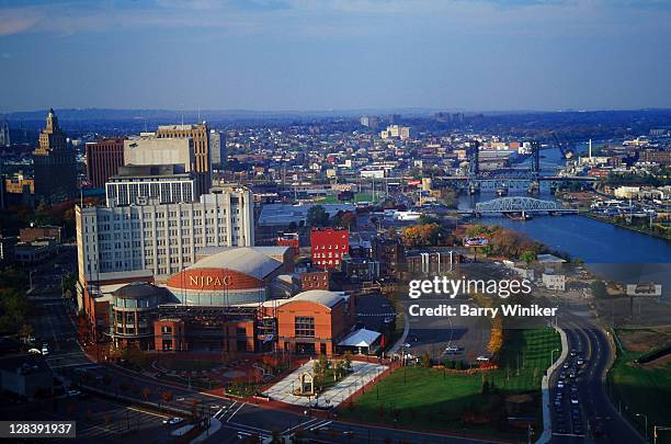 skyline, newark, nj - newark new jersey stockfoto's en -beelden