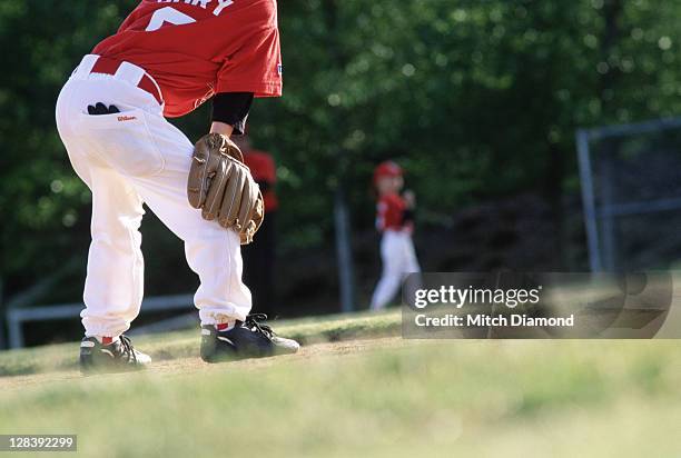 little league baseball player - ungdomsliga för baseboll och softboll bildbanksfoton och bilder