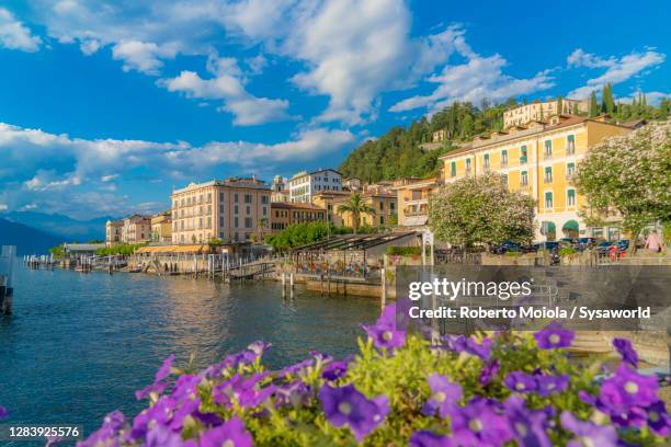 bellagio old town and lake como in summer, italy - bellagio stockfoto's en -beelden