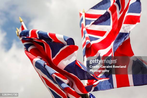 union jacks - brexit stock-fotos und bilder
