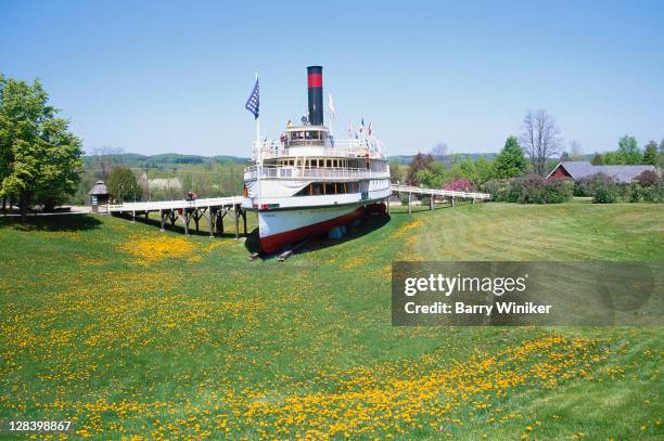 sidewheel steamboat, shelburne museum, burlington - shelburne museum stock pictures, royalty-free photos & images
