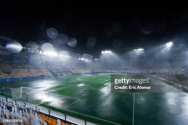 General view of the stadium during a stormduring the UEFA Europa League Group I stage match between Villarreal CF and Maccabi Tel-Aviv FC at Estadio...