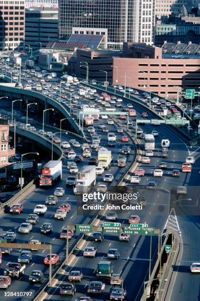 traffic on expressway, boston, ma - boston ma stock pictures, royalty-free photos & images