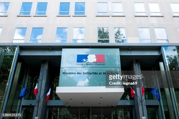 paris: ministry of health - government minister stock pictures, royalty-free photos & images