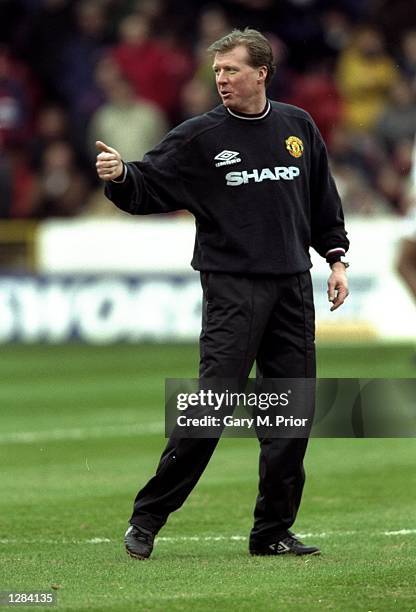 Steve McClaren gives his new job a thumbs up after being appointed Manchester United's assistant manager before the FA Carling Premiership match...