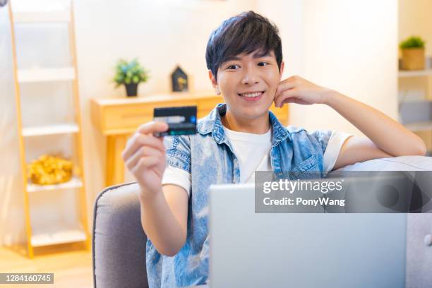 Man Is Using Creadit Card Credit Card Safety Photos and Premium High Res Pictures - Getty Images