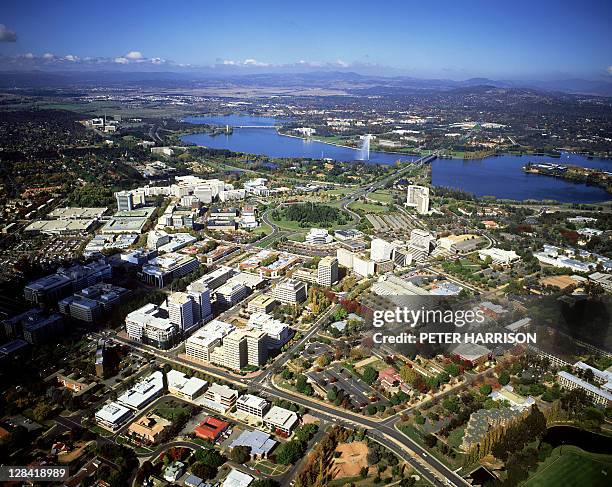 canberra, australia (aerial) - lake burley griffin stock pictures, royalty-free photos & images