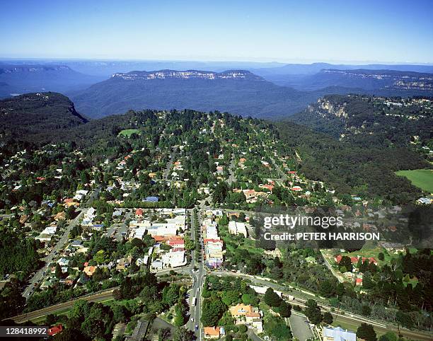 leura, blue mountains, nsw, australia (aerial) - blue mountains australia stock pictures, royalty-free photos & images