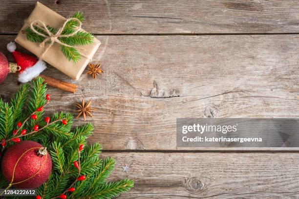 mary kerstmis en gelukkig nieuwjaar - ball on a table stockfoto's en -beelden