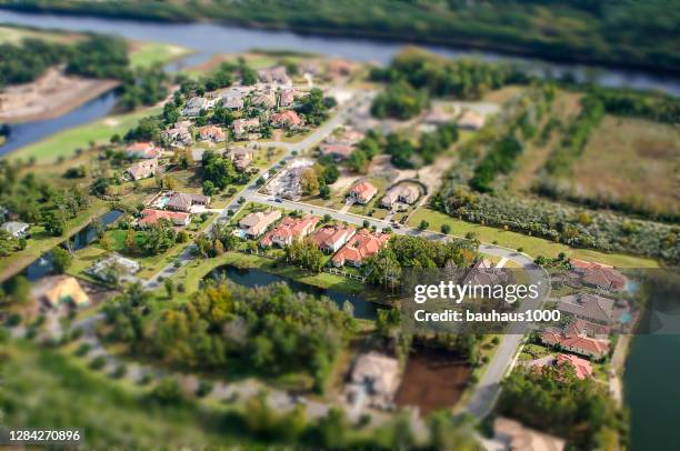 tilt shift, aerial view of grande dunes in myrtle beach, south carolina - myrtle beach imagens e fotografias de stock