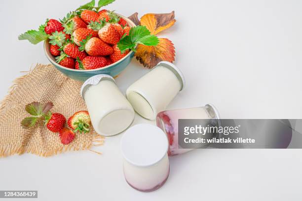 healthy breakfast with fresh greek yogurt on background. - yogurt cup stock pictures, royalty-free photos & images