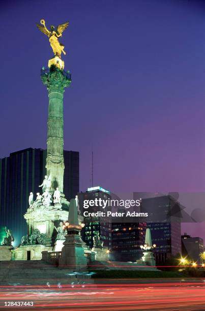 angel of independence at night, mexico - mexico city at night stock pictures, royalty-free photos & images