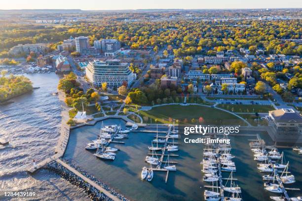 aerial bill hill promenade park at the lakeside of lake ontario, oakville, canada - oakville ontario stock pictures, royalty-free photos & images