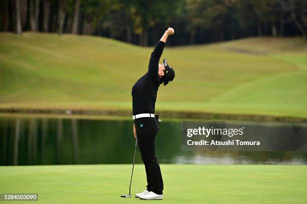 Jiyai Shin of South Korea celebrates winning the tournament on the 18th green during the final round of the TOTO Japan Classic at the Taiheiyo Club...