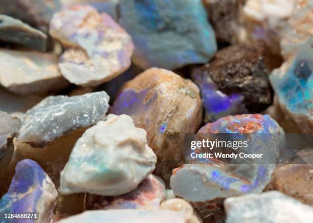 australian opal chips - opal stock pictures, royalty-free photos & images