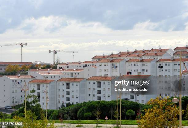 social housing development, "bairro 2 de maio" in ajuda, lisbon, portugal - apartamento municipal imagens e fotografias de stock