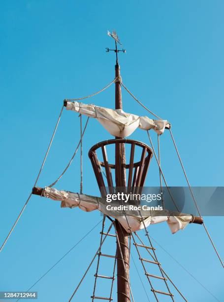 crows nest - tall ship stock pictures, royalty-free photos & images