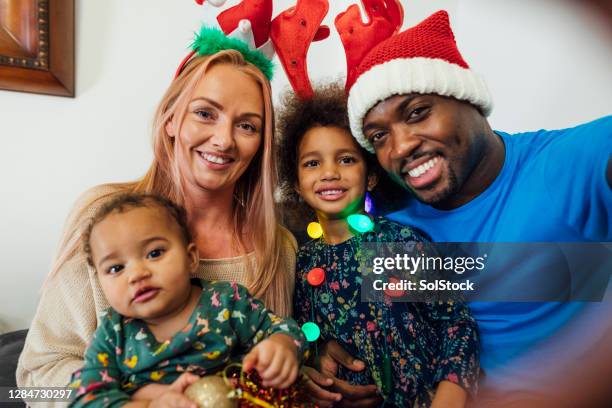 family christmas selfie - funny family christmas photos stock pictures, royalty-free photos & images