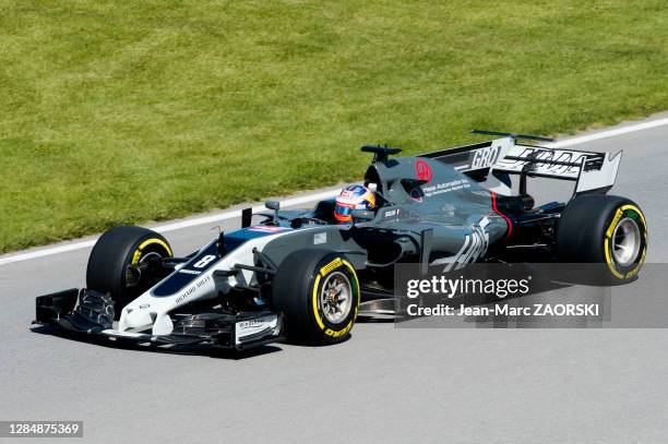 Romain Grosjean, pilote automobilefranco-suisse, au volant de la Haas VF-17, lors de la 3e séance d'essais libres du Grand-Prix du Canada, sur le...