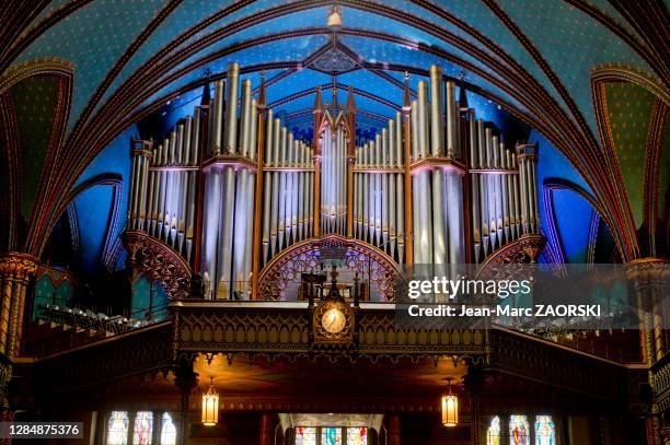 Les grandes orgues Casavant , basilique Notre-Dame, église-mère au style néogothique, arrondissement de Ville-Marie, 7 juin 2017, Montréal, Canada.