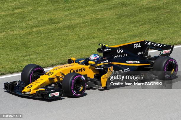 Jolyon Palmer, pilote automobile britannique, au volant de la Renault RS17, lors de la 3e séance d'essais libres du Grand-Prix du Canada, sur le...
