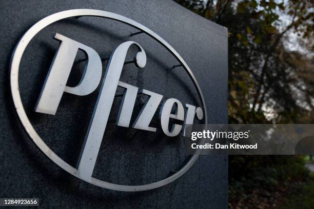 Pfizer Building Sign Pfizer Uk Headquarters Photos and Premium High Res Pictures - Getty Images