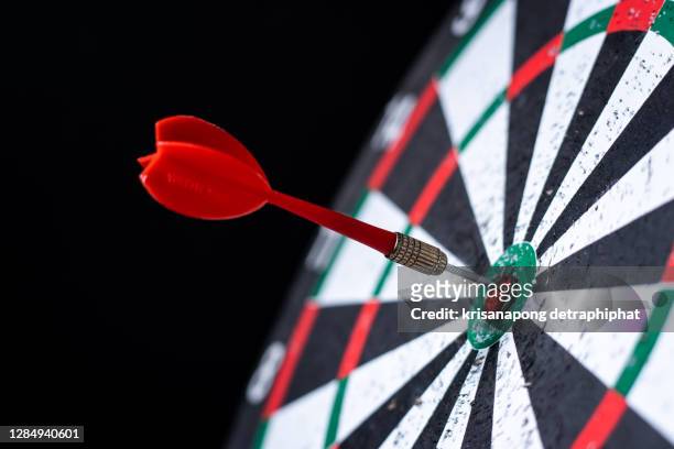dart board,perfection goal success, symbol of aim and achievement,dart board - target stock-fotos und bilder