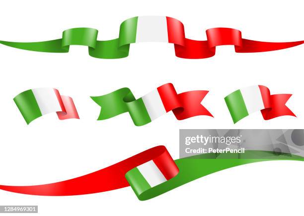 ilustraciones, imágenes clip art, dibujos animados e iconos de stock de conjunto de cinta de bandera de italia - ilustración de vectores de stock - bandera italiana