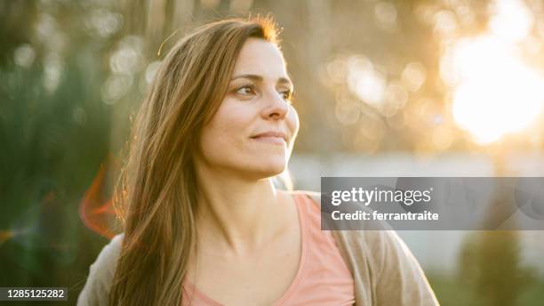 middle age woman portrait - portrait copy space stock pictures, royalty-free photos & images