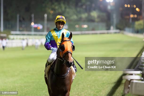 Shek Racing 190 Shek Tong Tsui Stock Photos, High-Res Pictures, and Images - Getty ...