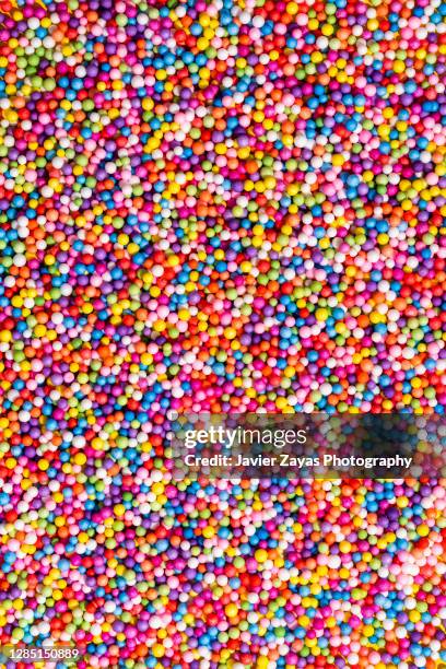 balls with vibrant colors - sprinkles stock-fotos und bilder