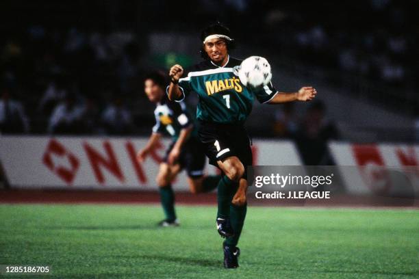 Masakiyo Maezono of Verdy Kawasaki in action during the J.League second stage match between Verdy Kawasaki and Bellmare Hiratsuka at the Todoroki...