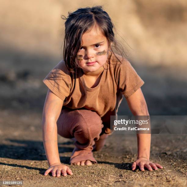 audace in marrone. - resilienza foto e immagini stock